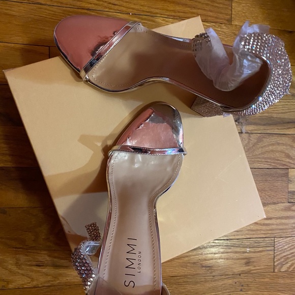 Sexy Silver Mirror Block Heels 8 but a true 8.5✨✨ - Picture 2 of 5